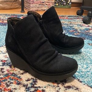 NWOT Fly London suede booties